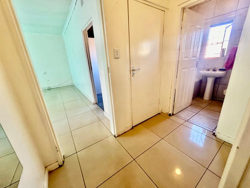 2 Bedroom Property for Sale in Vanderbijlpark Cw 6 Gauteng