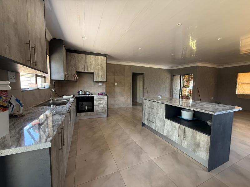 3 Bedroom Property for Sale in Vanderbijlpark Cw 6 Gauteng