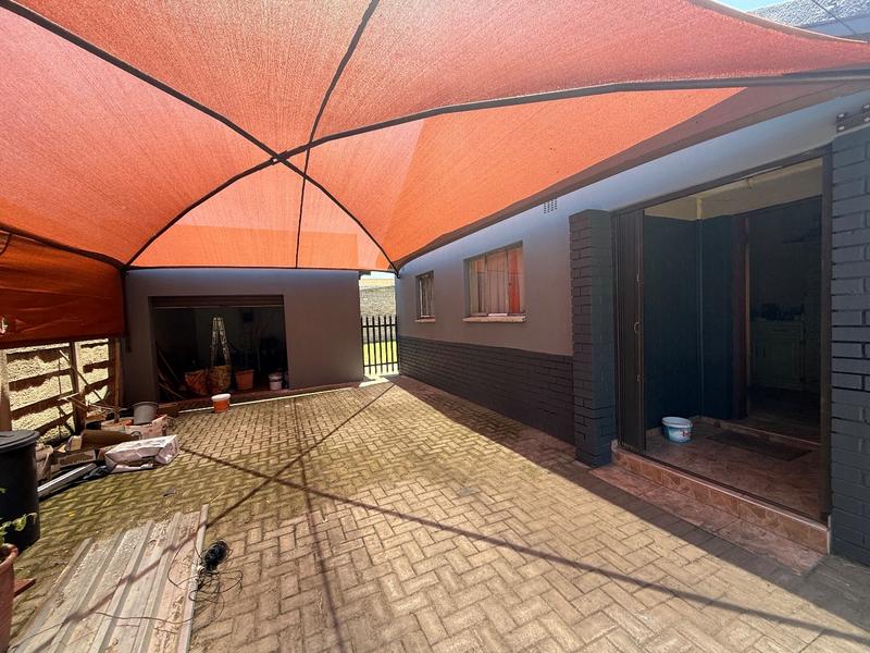 3 Bedroom Property for Sale in Vanderbijlpark Cw 6 Gauteng