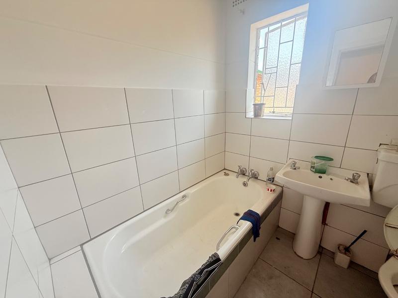 3 Bedroom Property for Sale in Vanderbijlpark Cw 6 Gauteng