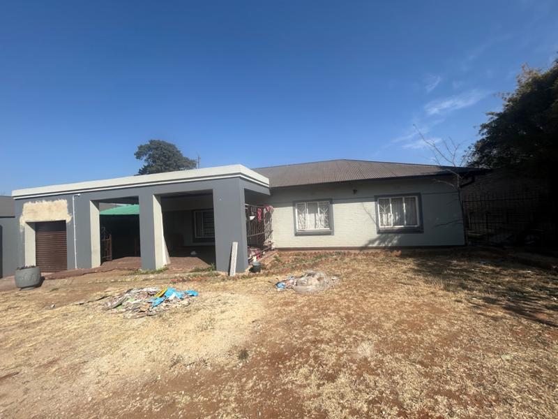 6 Bedroom Property for Sale in Vanderbijlpark Cw 6 Gauteng