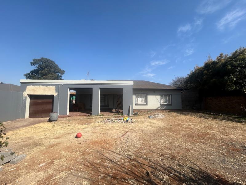 6 Bedroom Property for Sale in Vanderbijlpark Cw 6 Gauteng