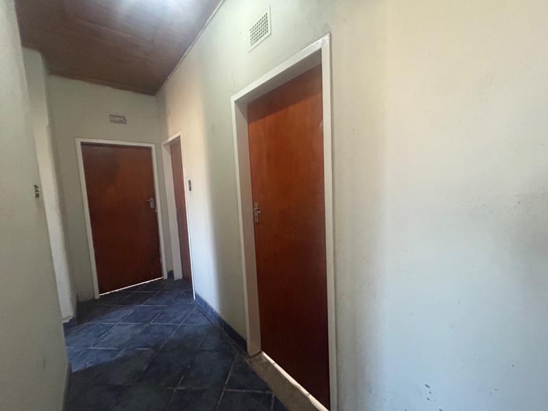 6 Bedroom Property for Sale in Vanderbijlpark Cw 6 Gauteng