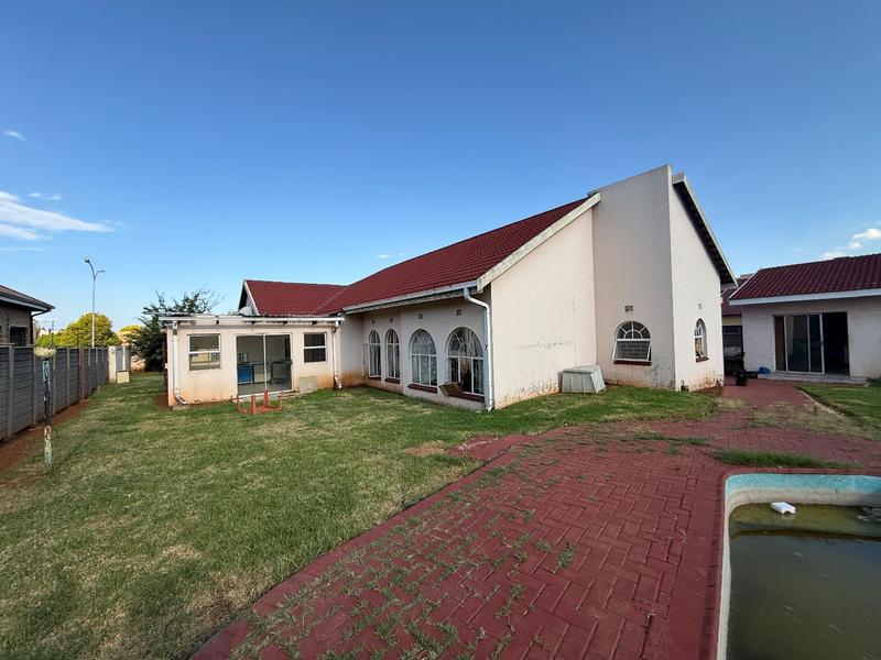 4 Bedroom Property for Sale in Vanderbijlpark SE 3 Gauteng
