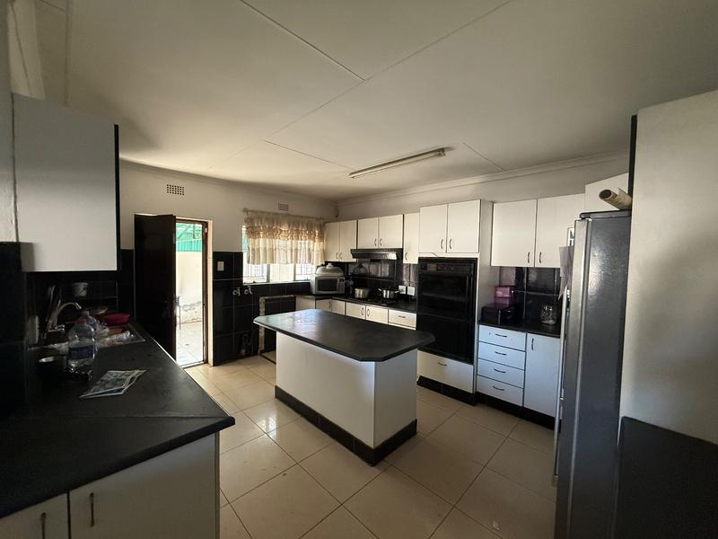 4 Bedroom Property for Sale in Vanderbijlpark SE 3 Gauteng