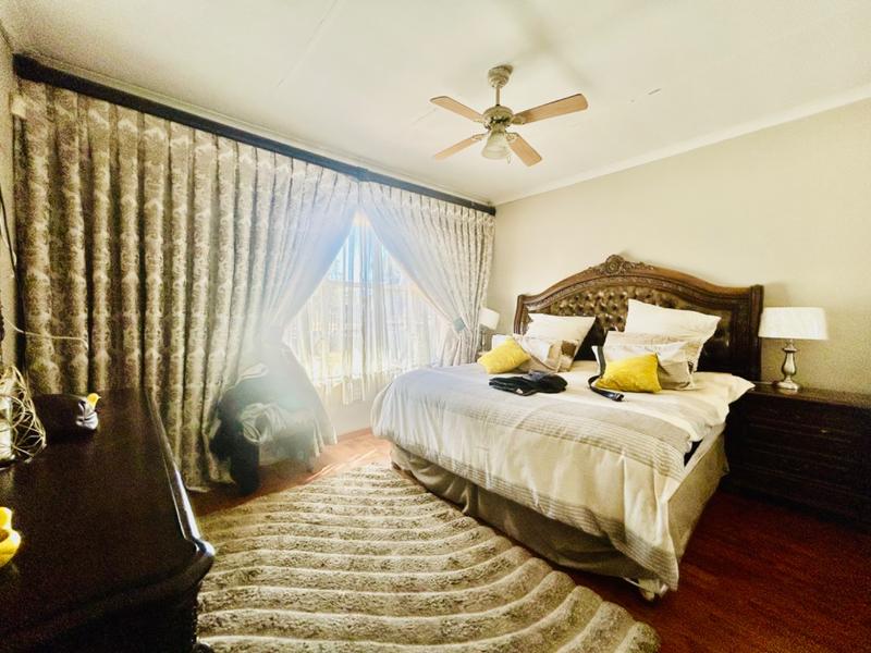 3 Bedroom Property for Sale in Vanderbijlpark SE 6 Gauteng