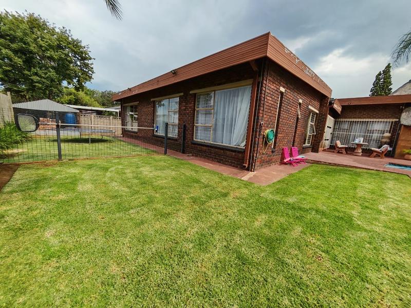 3 Bedroom Property for Sale in Vanderbijlpark SE 7 Gauteng