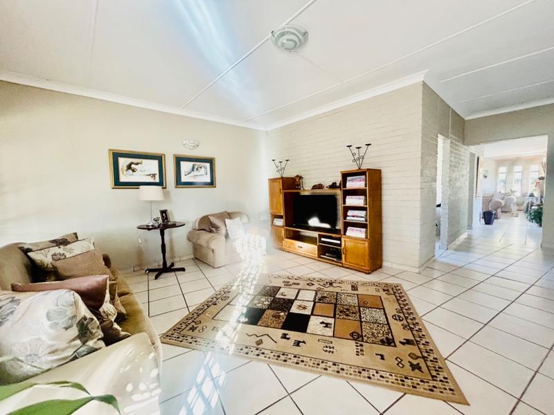 4 Bedroom Property for Sale in Vanderbijlpark SW 1 Gauteng