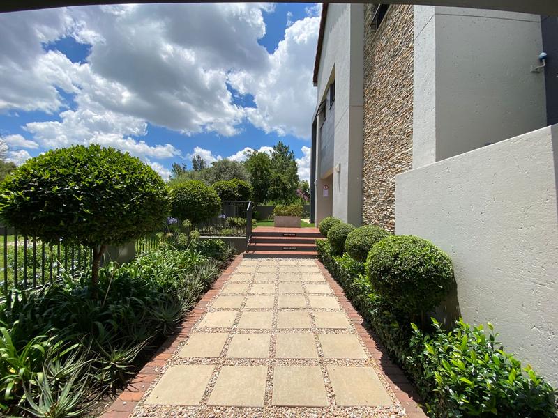 1 Bedroom Property for Sale in Lonehill Gauteng