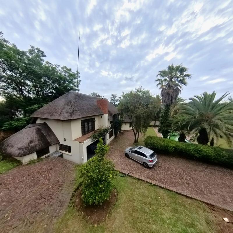 To Let 5 Bedroom Property for Rent in Buccleuch Gauteng