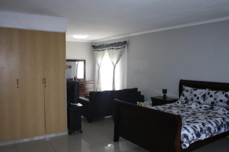 To Let 5 Bedroom Property for Rent in Buccleuch Gauteng