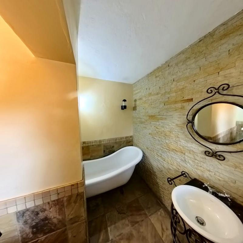 To Let 5 Bedroom Property for Rent in Buccleuch Gauteng