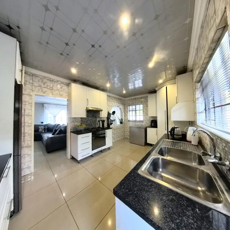 3 Bedroom Property for Sale in Clayville Gauteng