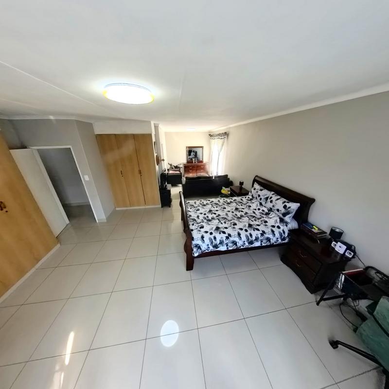 3 Bedroom Property for Sale in Clayville Gauteng