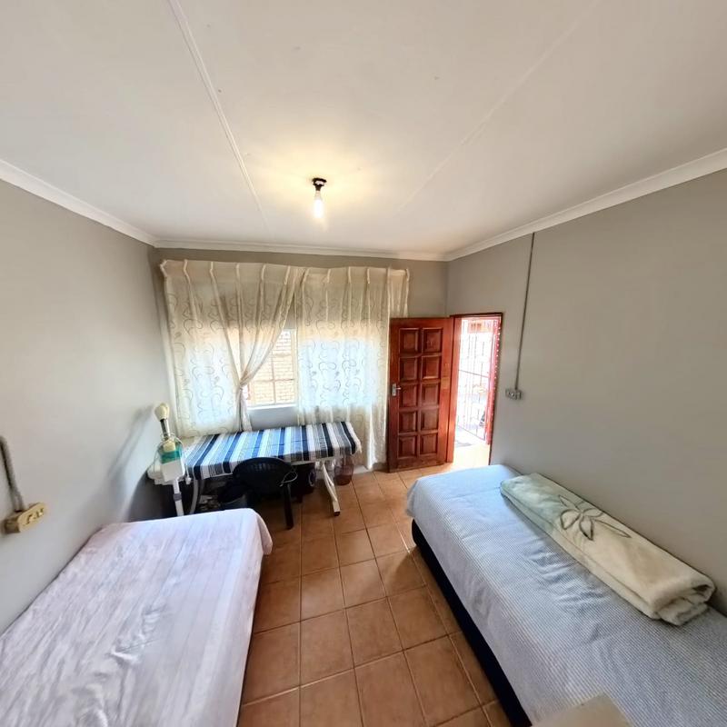 3 Bedroom Property for Sale in Clayville Gauteng