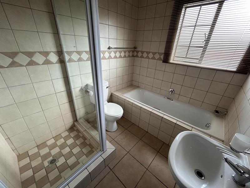 To Let 2 Bedroom Property for Rent in Noordwyk Gauteng