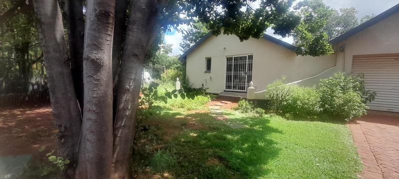 To Let 1 Bedroom Property for Rent in Eldoraigne Gauteng
