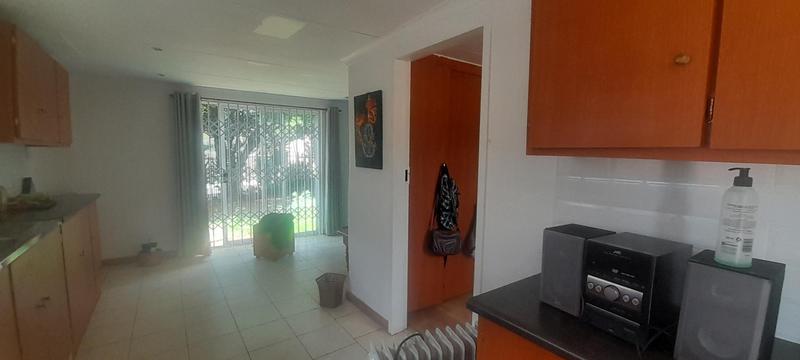 To Let 1 Bedroom Property for Rent in Eldoraigne Gauteng