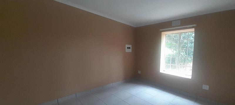 To Let 2 Bedroom Property for Rent in Knopjeslaagte Gauteng