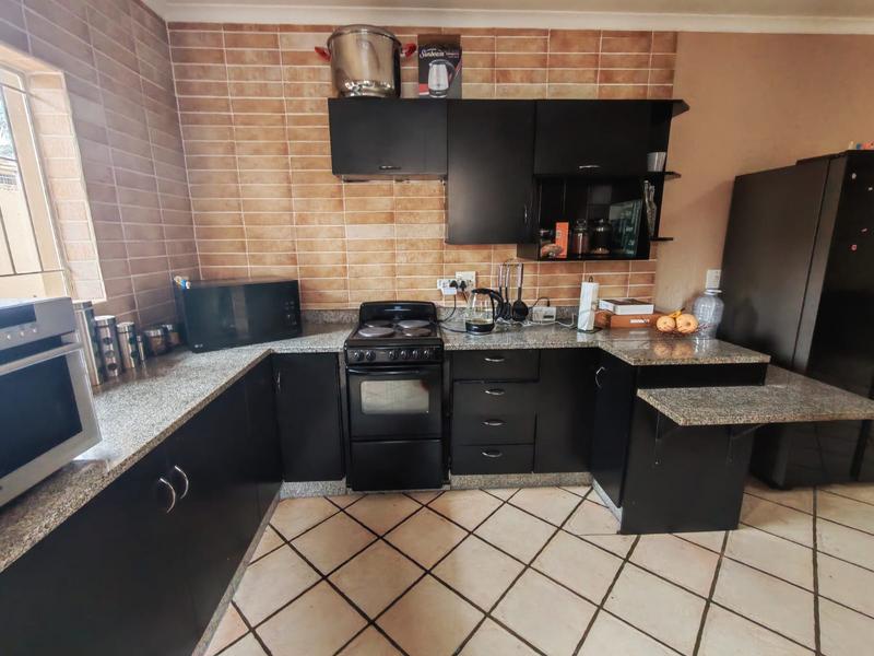To Let 3 Bedroom Property for Rent in Amberfield Gauteng