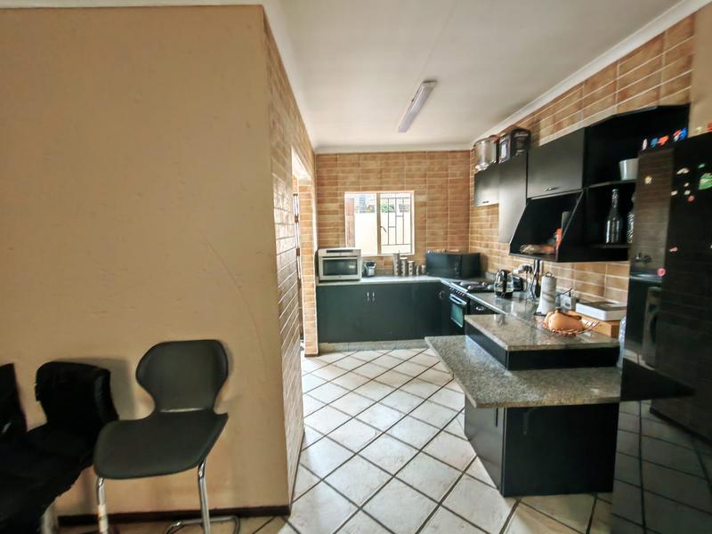 To Let 3 Bedroom Property for Rent in Amberfield Gauteng