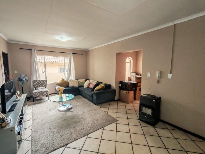 To Let 3 Bedroom Property for Rent in Amberfield Gauteng