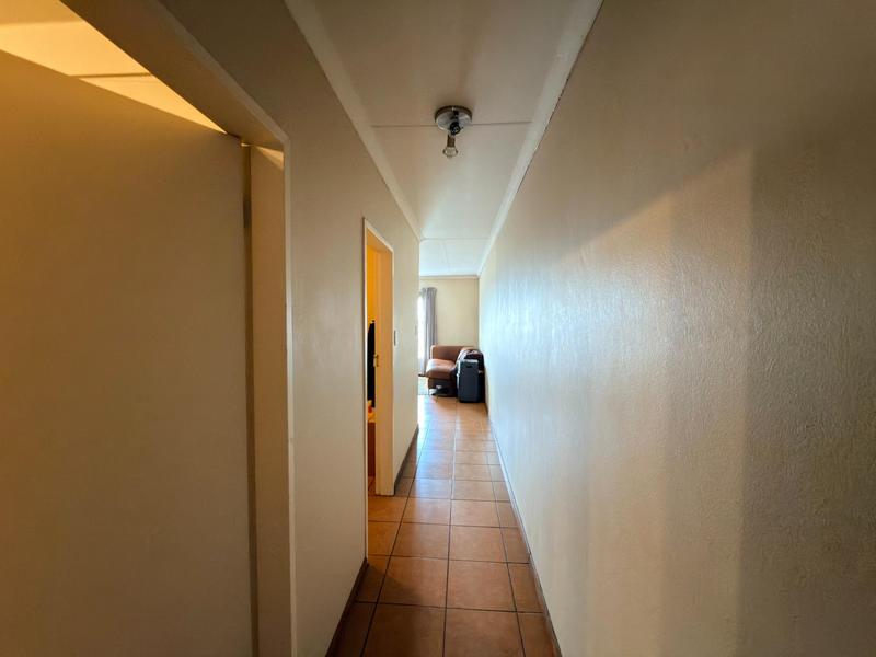 1 Bedroom Property for Sale in Halfway House Gauteng