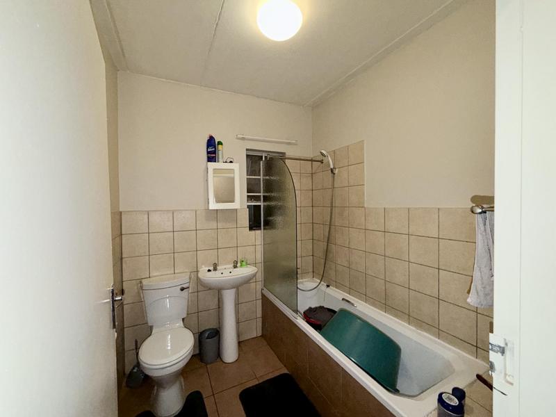 1 Bedroom Property for Sale in Halfway House Gauteng