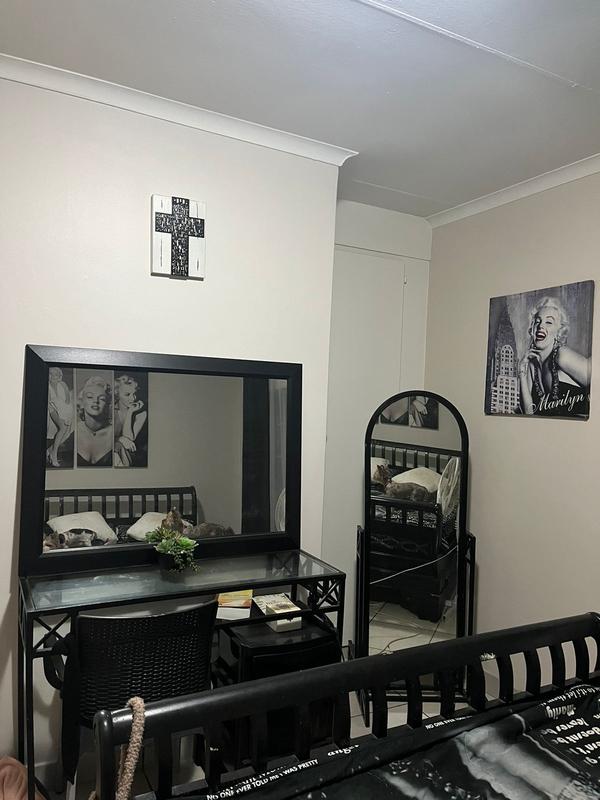 2 Bedroom Property for Sale in Die Hoewes Gauteng