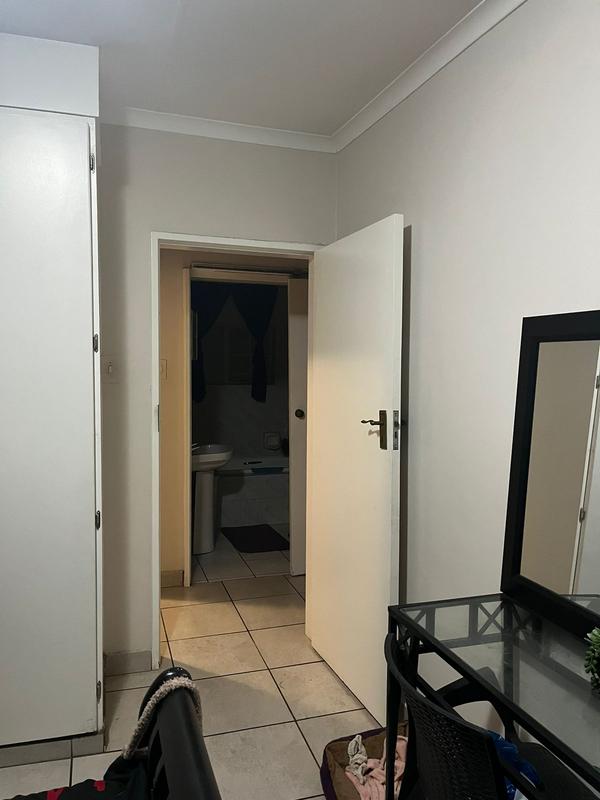 2 Bedroom Property for Sale in Die Hoewes Gauteng