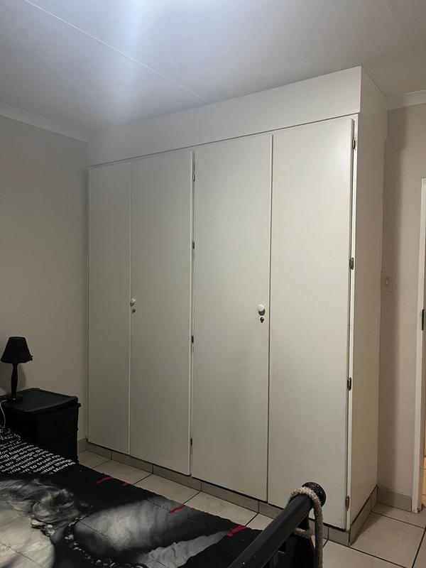 2 Bedroom Property for Sale in Die Hoewes Gauteng