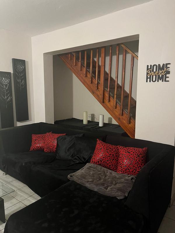 2 Bedroom Property for Sale in Die Hoewes Gauteng