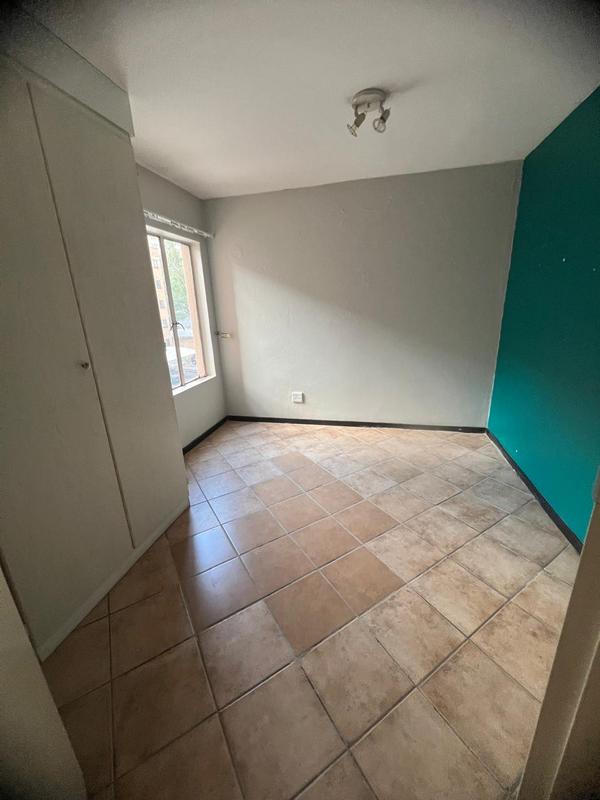 2 Bedroom Property for Sale in Die Hoewes Gauteng