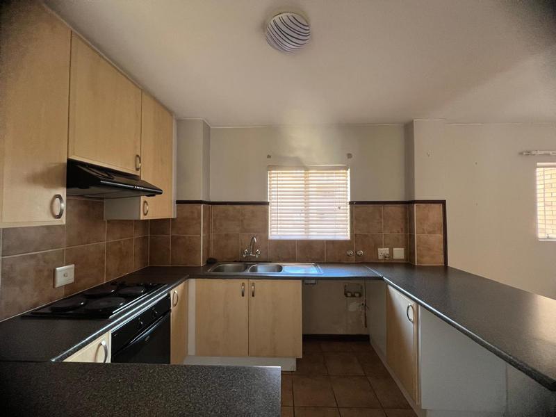 2 Bedroom Property for Sale in Die Hoewes Gauteng