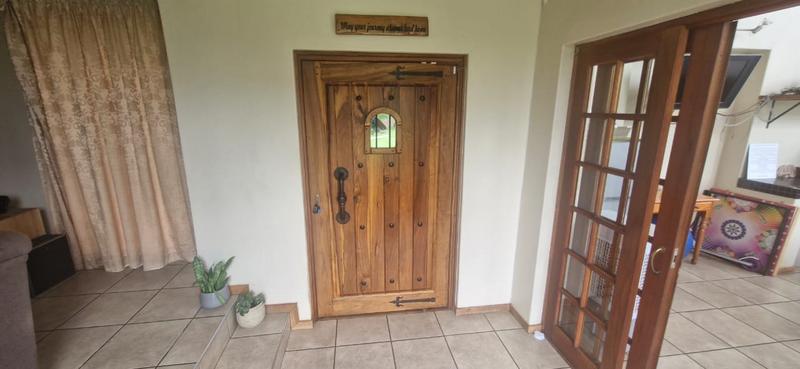 6 Bedroom Property for Sale in Mnandi Gauteng
