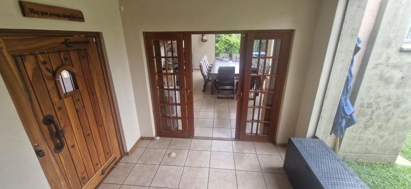 6 Bedroom Property for Sale in Mnandi Gauteng