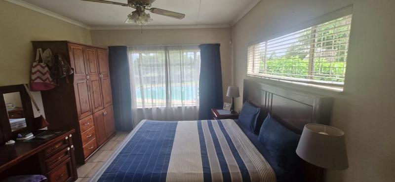 6 Bedroom Property for Sale in Mnandi Gauteng