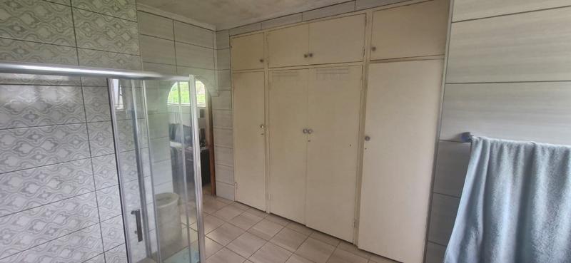 6 Bedroom Property for Sale in Mnandi Gauteng