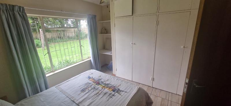 6 Bedroom Property for Sale in Mnandi Gauteng