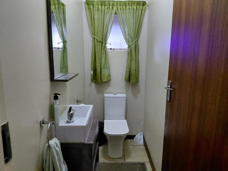 6 Bedroom Property for Sale in Mnandi Gauteng