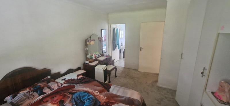 6 Bedroom Property for Sale in Mnandi Gauteng