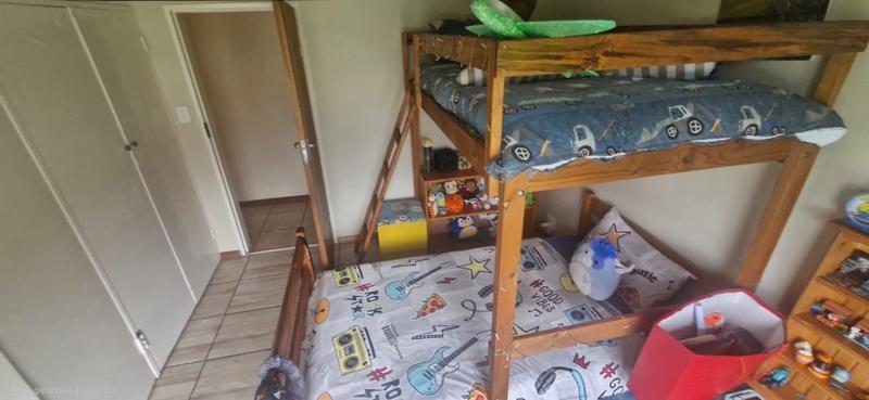 6 Bedroom Property for Sale in Mnandi Gauteng