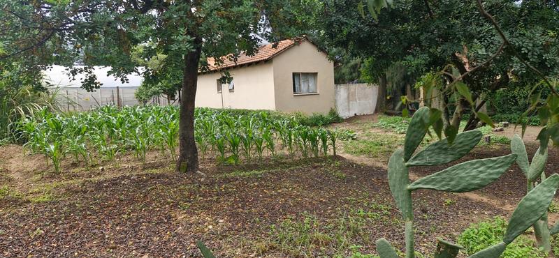 6 Bedroom Property for Sale in Mnandi Gauteng