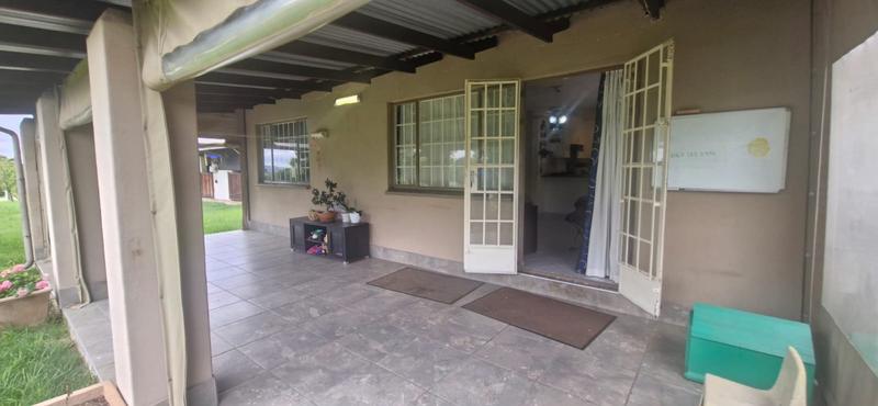 6 Bedroom Property for Sale in Mnandi Gauteng