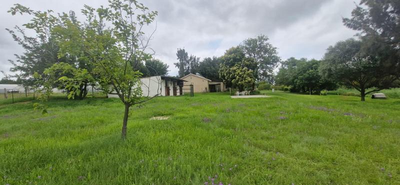 6 Bedroom Property for Sale in Mnandi Gauteng