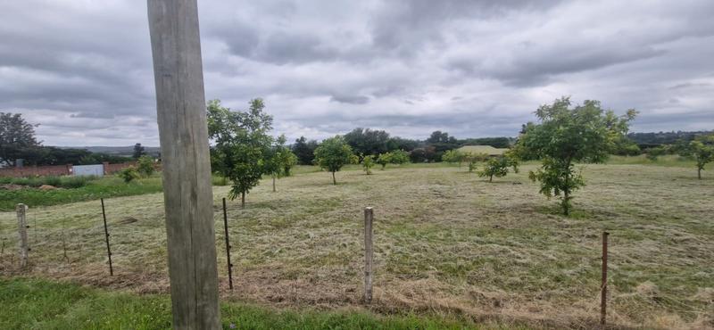 6 Bedroom Property for Sale in Mnandi Gauteng