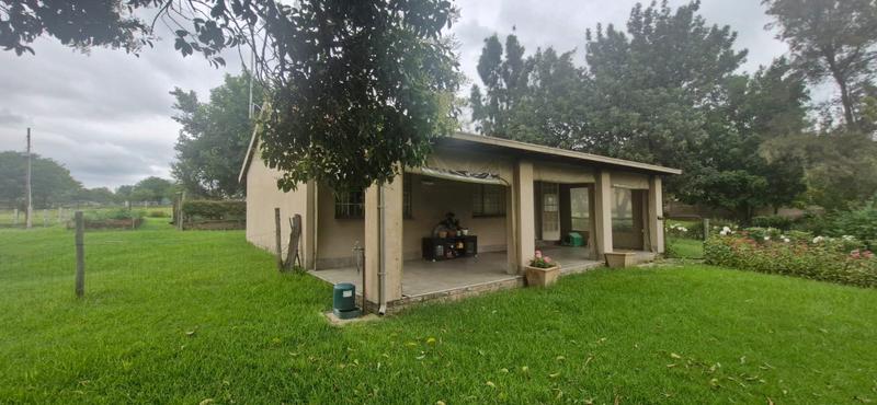 6 Bedroom Property for Sale in Mnandi Gauteng