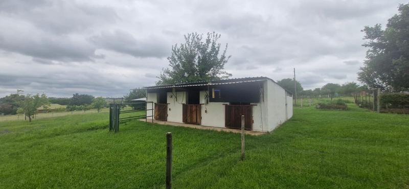 6 Bedroom Property for Sale in Mnandi Gauteng