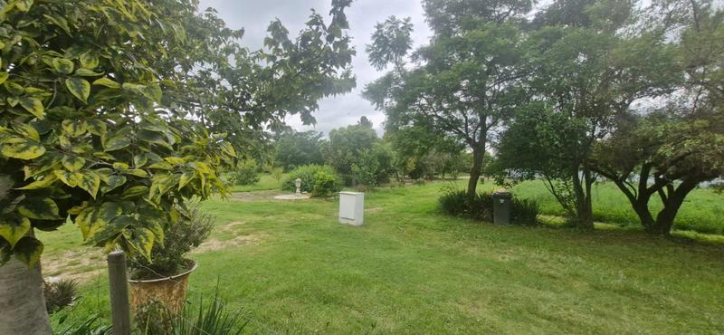 6 Bedroom Property for Sale in Mnandi Gauteng