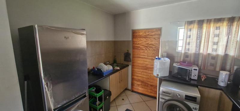2 Bedroom Property for Sale in Monavoni Gauteng
